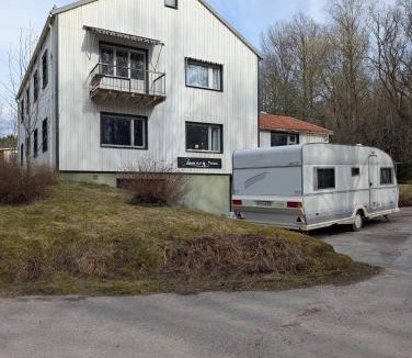 Nykroppa Bed & Breakfast | Private Apartment nr 4 Pralinette BB