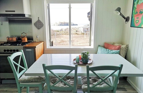 Mandal House | Private gem with padding and oceanview