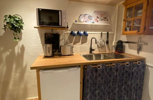 Nora Apartment | Private guest suite with lake view at Norasjön