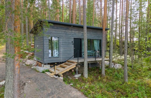 Vaajakoski Apartment | Private Quality Suite, Sauna & Lake Views