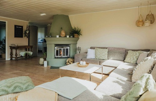 Heberg House | Private spa retreat 250 metres from Långasand