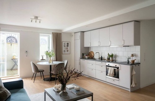 Appelviken Apartment | Private terrace, 2 min to metro