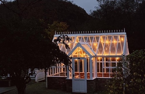 Strand Villa | Private Villa for 15, Hot Tub, Sauna & Boat – Near Preikestolen