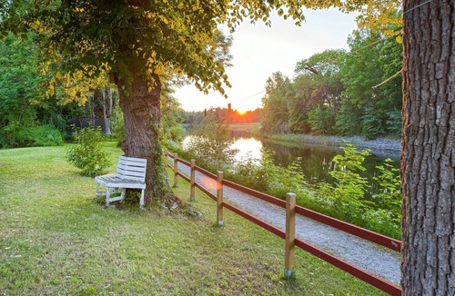 Vaddo House | Pure idyll awaits you in this cosy holiday home directly on the Vaddö Canal.