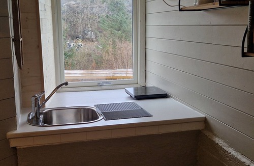 Askoy Apartment | Quaint 1-bedroom basement apartment in charming Vestland
