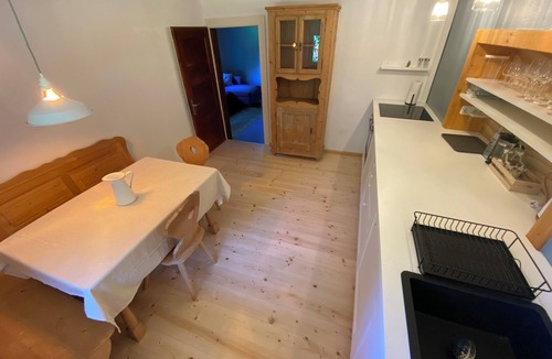 Bergen City Centre Cottage | Quaint, romantic forester's lodge in the Chiengau mountains