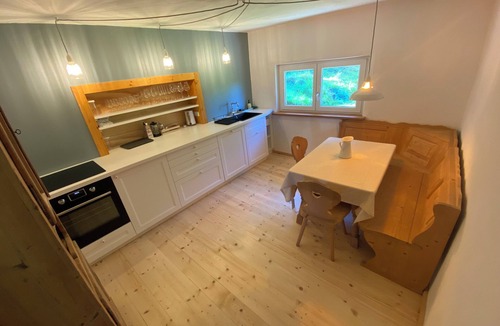 Bergen City Centre Cottage | Quaint, romantic forester's lodge in the Chiengau mountains