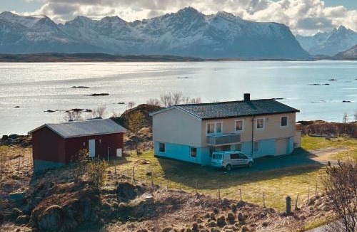 Bostad House | Quiet place with Lofotens most beautiful view 2