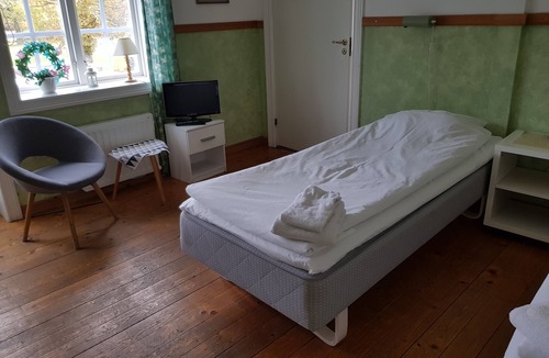 Hjo Municipality Bed & Breakfast | Röda Stallet B&B