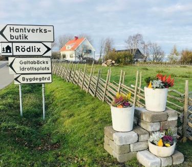 Himle Hostel | Rödlix Vandrarhem & Camping