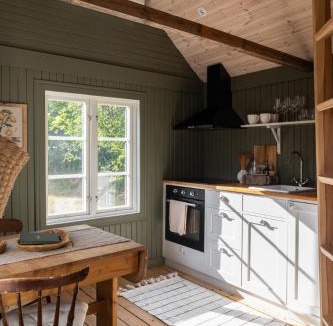 Farjestaden House | Röhällastugan