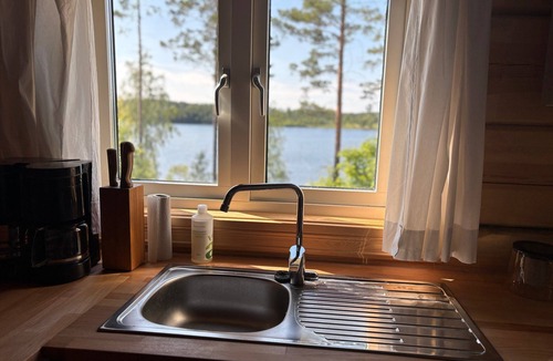 Skillingsfors House | Ratzeputz log cabin - your Swedish adventure by the lake