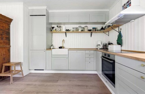 Bamble House | Refurbished farmhouse in a forest clearing