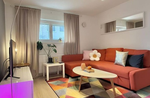 Etelainen District Apartment | Relax by the Sea - 4 Min to Beach & Free Parking