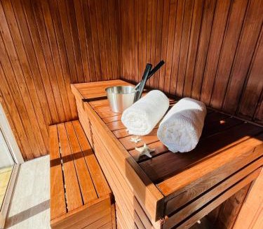 Edsvalla Boat Rental | Relax husbåt