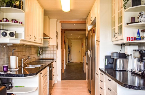 Beddingestrand House | Relax in this beautiful house on large plot with sea view.