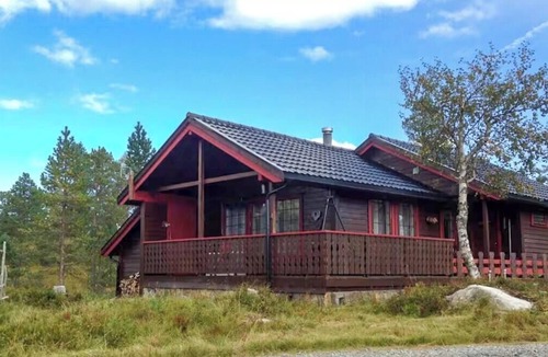 Gaular Municipality House | Renovated cabin by Lake Djupedal