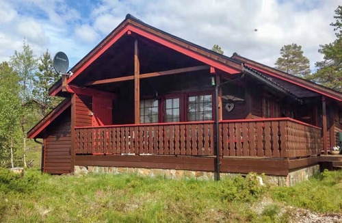 Gaular Municipality House | Renovated cabin by Lake Djupedal