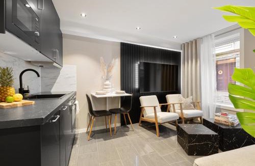 Bergenhus Apartment | Renovated jan 24 - Queen beds - Behind Bryggen