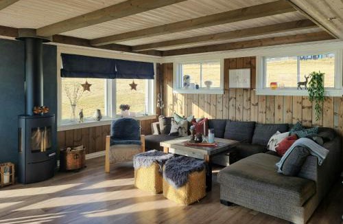 Al House | Renovated Mountain Cabin With Mountain Views