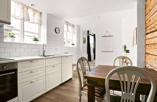 Harnosand Apartment | Renovated central two-room apartment on the entrance level