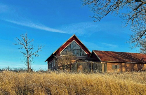 Kallby House | Renovated stable with views on Kinnekulle