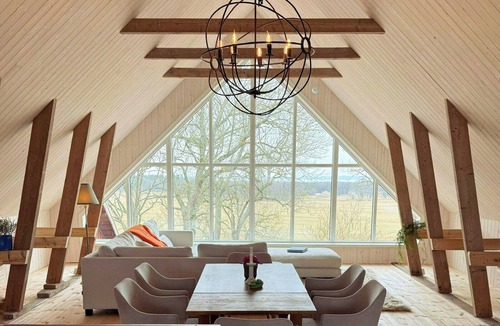 Kallby House | Renovated stable with views on Kinnekulle