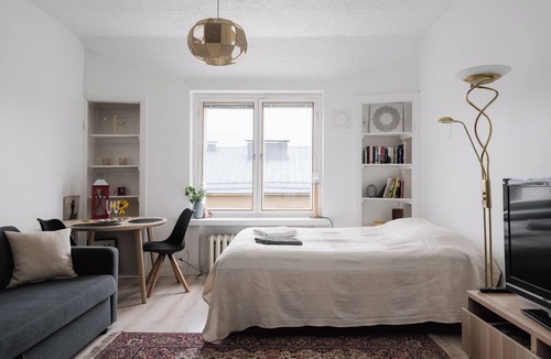 Kallio Apartment | Renovated Top Floor Studio in Kallio