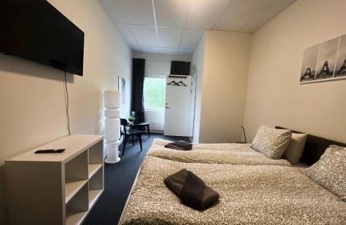 Solbacka Apartment | Rentalux Hostel - Room 127 Familyroom