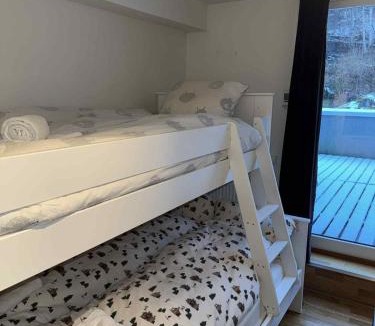 Vossestrand Apartment | Resort by the Lake - Pool & Sauna