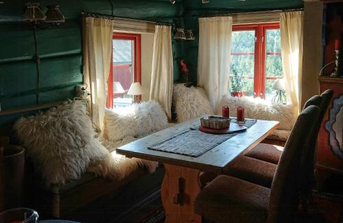 Bergsjøstølen House | Restored Cabin From 1852 In Bergsjø Area