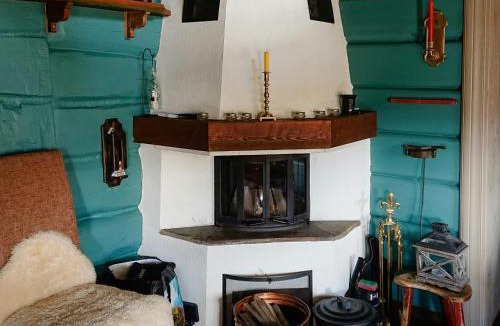Bergsjøstølen House | Restored Cabin From 1852 In Bergsjø Area
