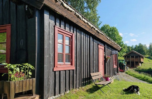 Al House | Restored cabin from 1852 in Bergsjø area