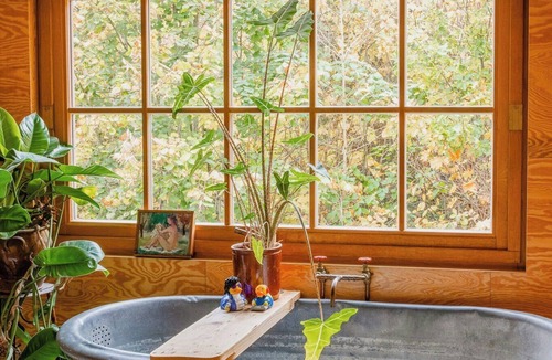 Lonsboda House | Restored quarry house near Nobel laureate home