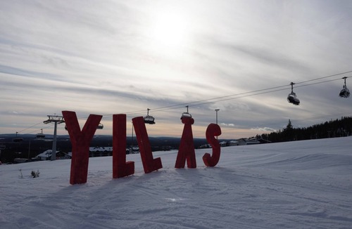 Yllas Apartment | Ride & Glide Ylläs - Ski resort apartment, walk to gondola & kids area