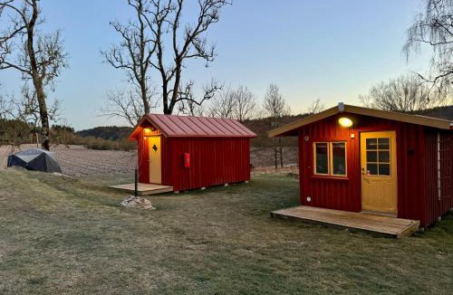 Munkedal Apartment | Riverside Farm fish and family friendly cottage nr 3 Kungsfiskaren
