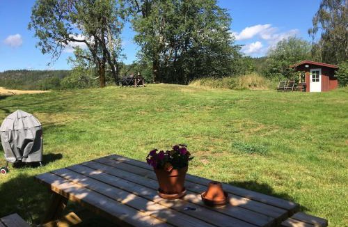 Munkedal Apartment | Riverside Farm fish and family friendly cottage nr 3 Kungsfiskaren