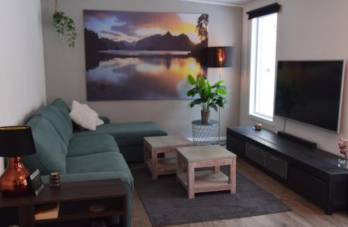 Frovi House | Roans Lodge l Luxury Lodge Surrounded by Nature