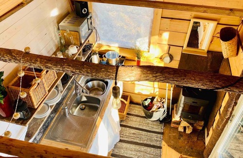 Stjarnsund House | Romantic Cabin Right on the Lake With Fire Place