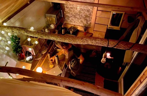 Stjarnsund House | Romantic Cabin Right on the Lake With Fire Place