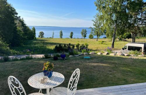 Vallsjobol House | Romantic Lakeview Guesthouse in Swedish Nature