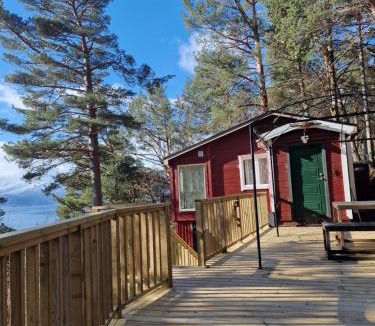 Glomset House | Romantic Off-Grid Cabin with Fjord & Mountain Views