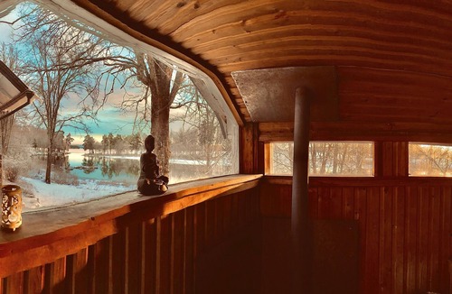 Stjarnsund House | Romantic Spa Villa With Fireplace by the Lake