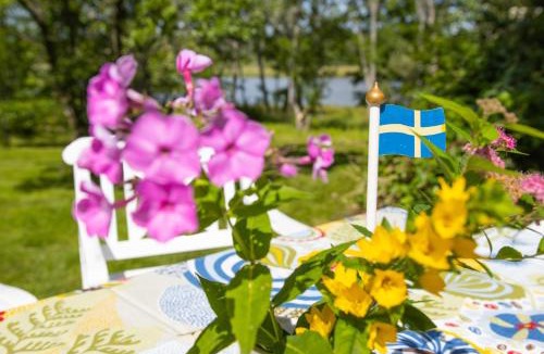 Saffle House | Romantic Villa in historic setting with lake view