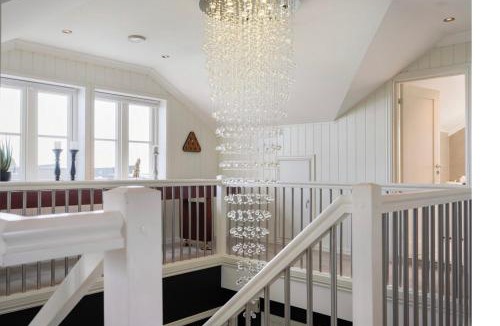 Gressvik House | Romslig hus med jacuzzi, spillrom og stor terrasse