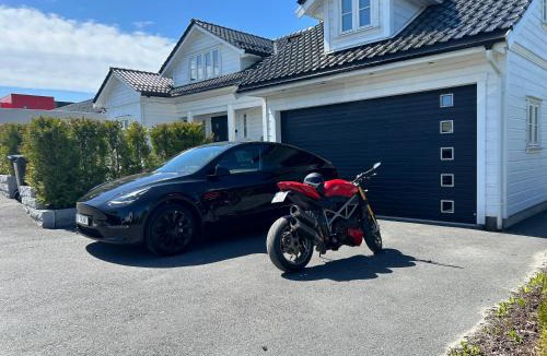 Gressvik House | Romslig hus med jacuzzi, spillrom og stor terrasse