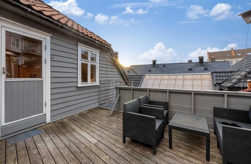 Bergen City Centre Apartment | Roof Terrace 3BR - Unesco Bryggen and Floien