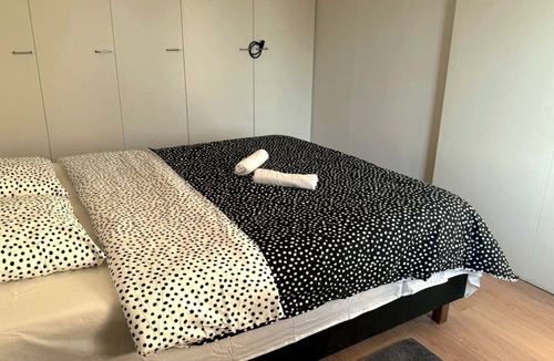 Espoo House | Room-cozy Double Bedroom in Espoo