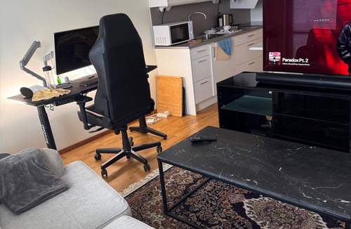 Knivsta Apartment | Room King siz Bed 5 Min Train Arlanda 17 min