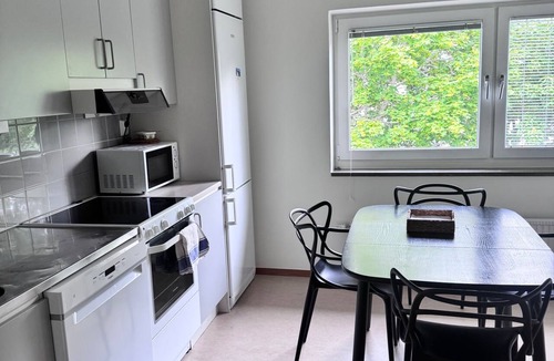 Knivsta Apartment | Room King siz Bed 5 Min Train Arlanda 17 min